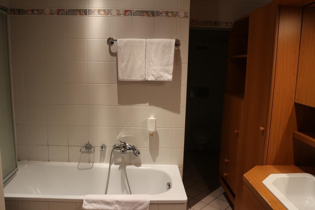 Suite Hotel 200M Zum Prater Вена Номер фото