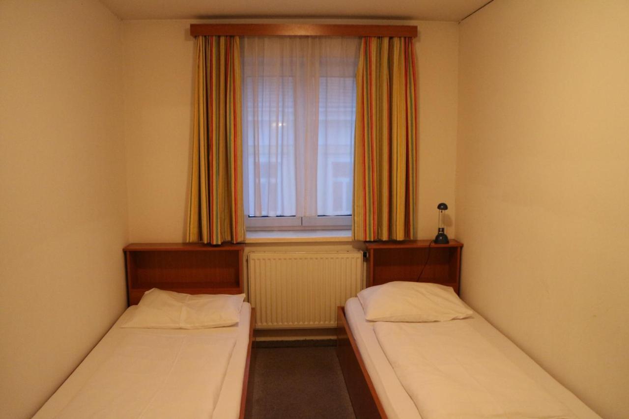 Suite Hotel 200M Zum Prater Вена Номер фото